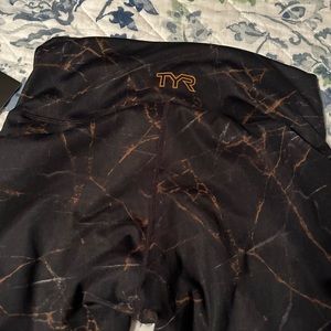 NWT TYR leggings size L